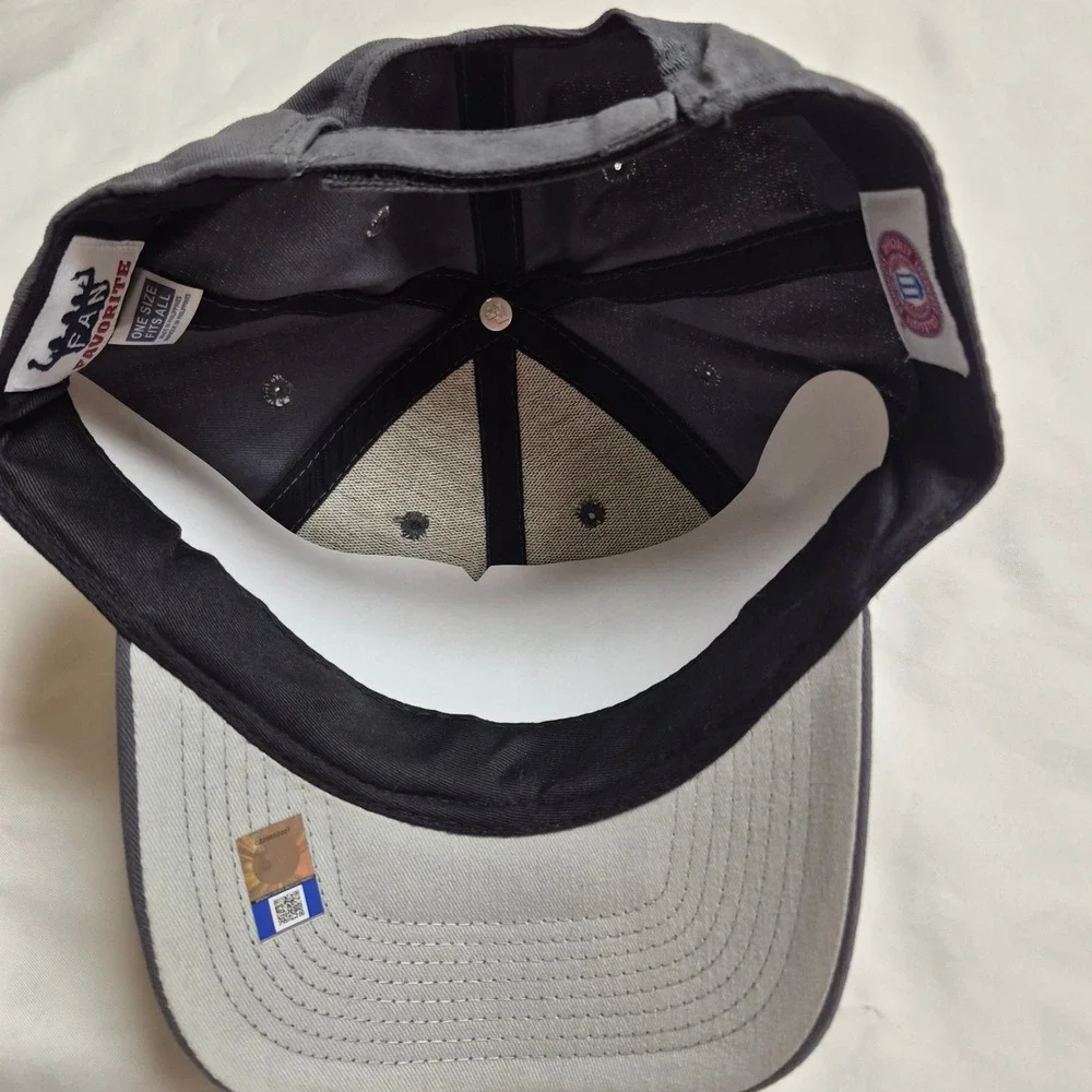 Fan Favorite Michigan Wolverines Mens Adjustable Baseball Cap Hat Gray NCAA
